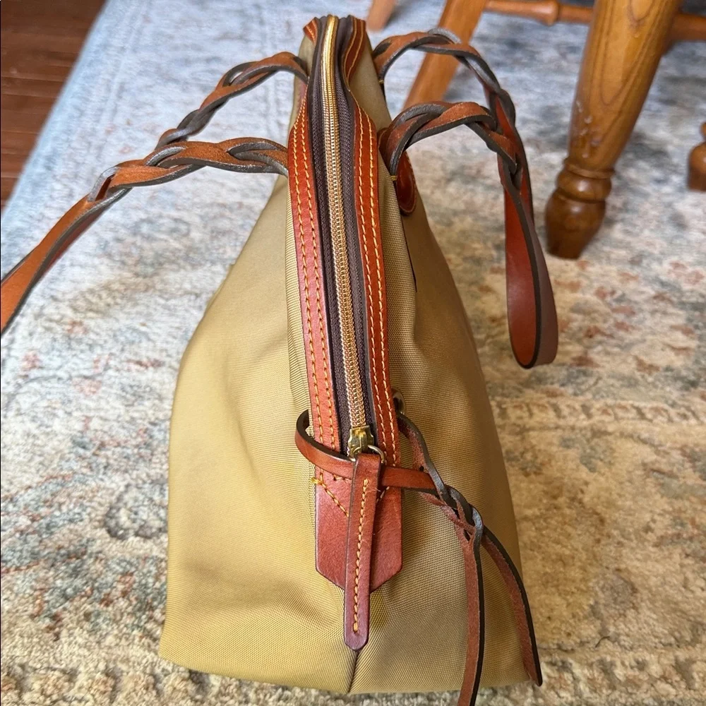 Dooney and Bourke leather & Canvas large dome bag - Picture 3 of 8